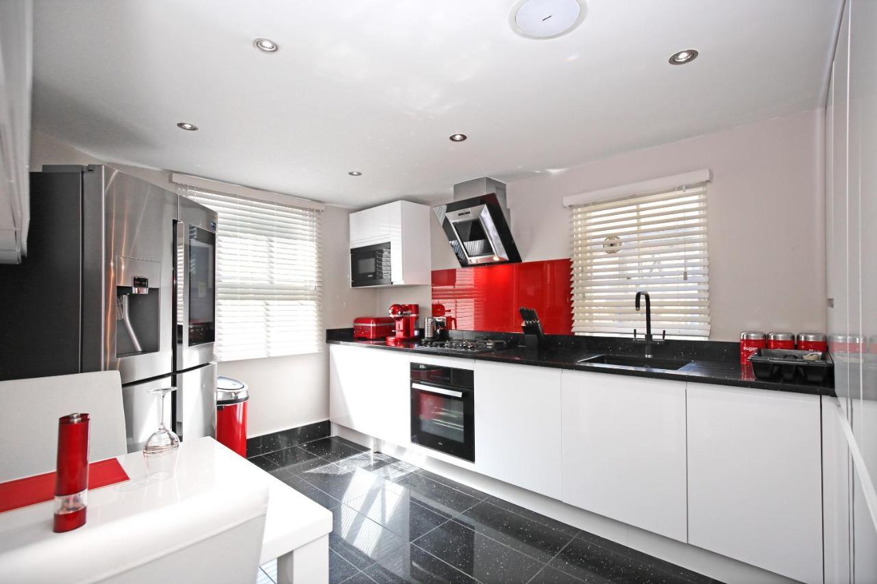 Modern Bedroom In London !! 外观 照片