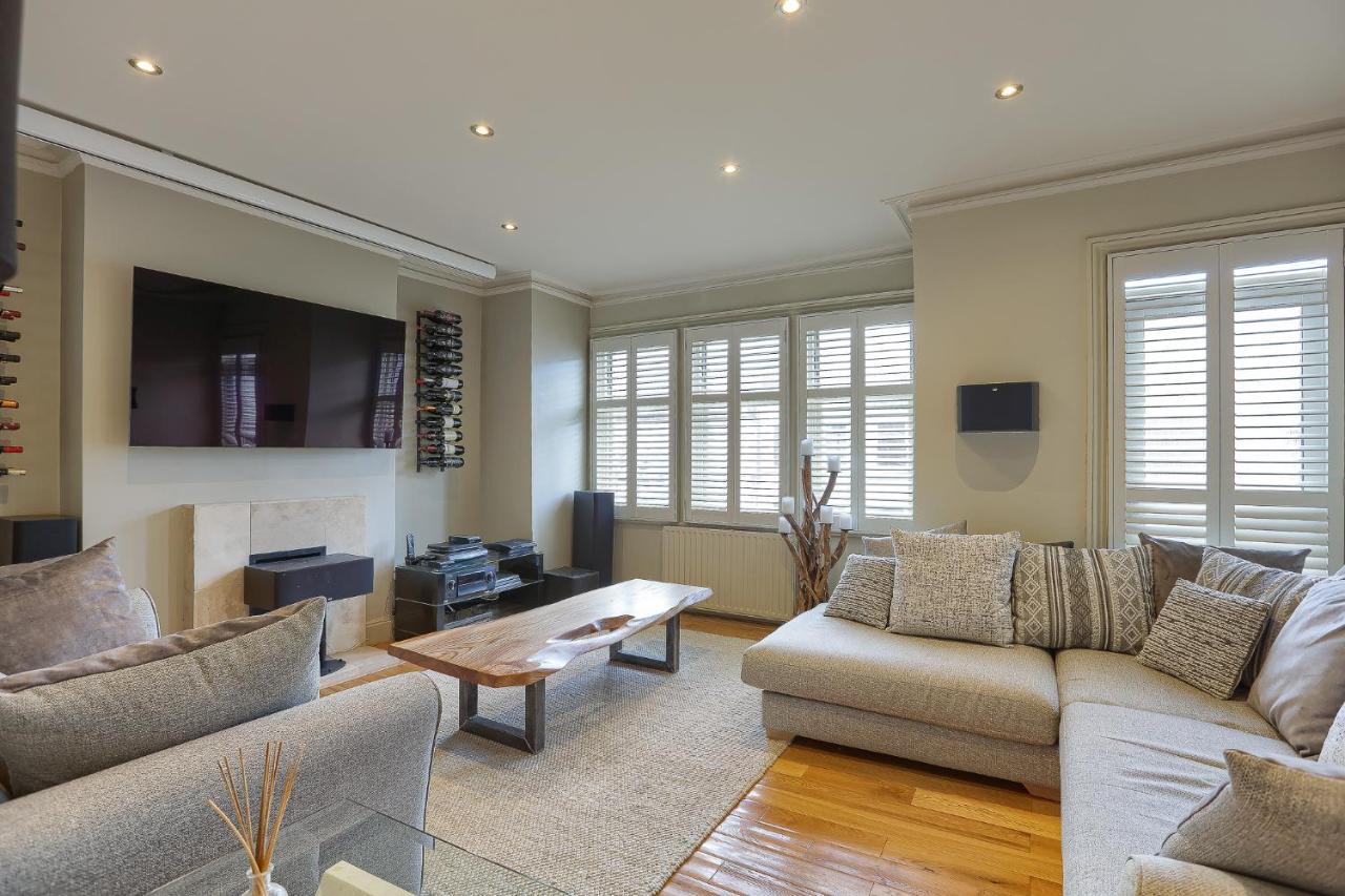 Modern Bedroom In London !! 外观 照片