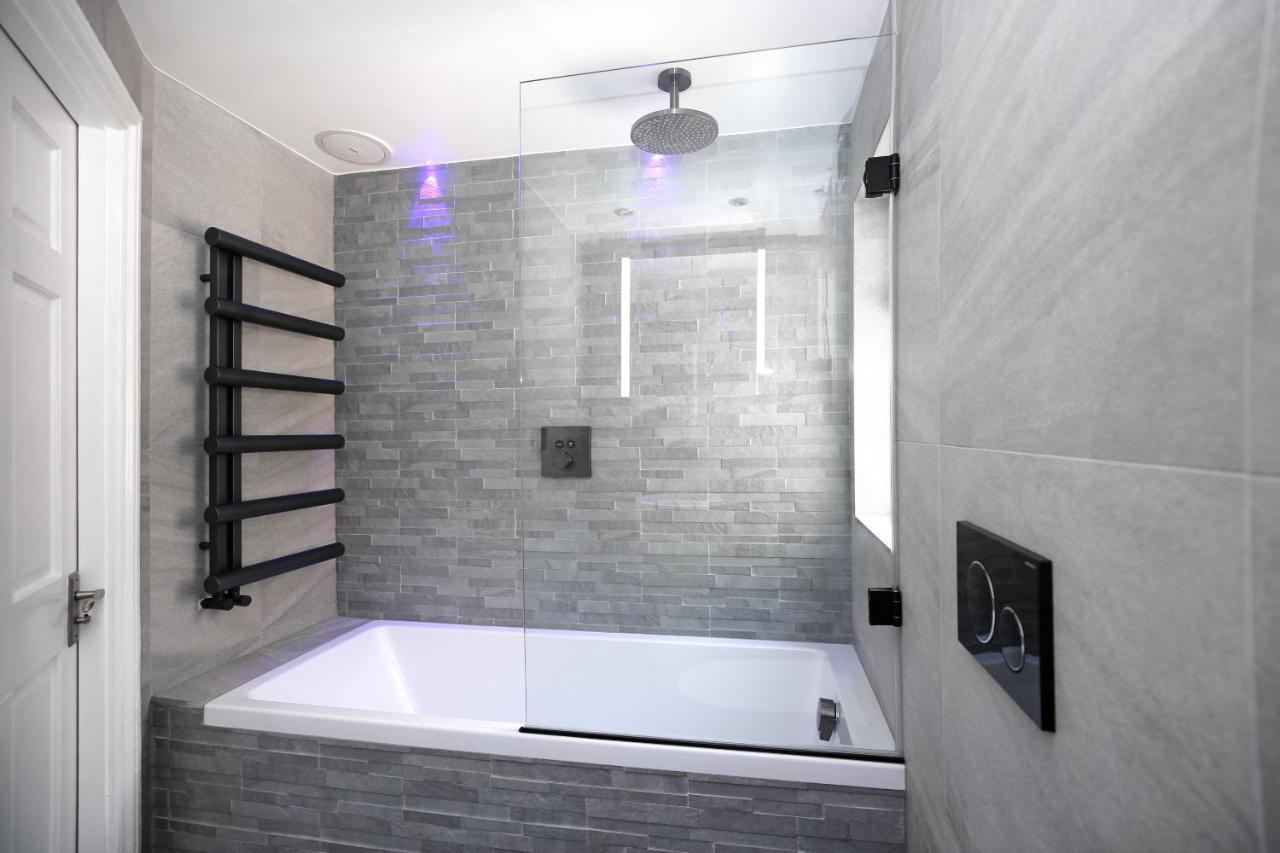Modern Bedroom In London !! 外观 照片